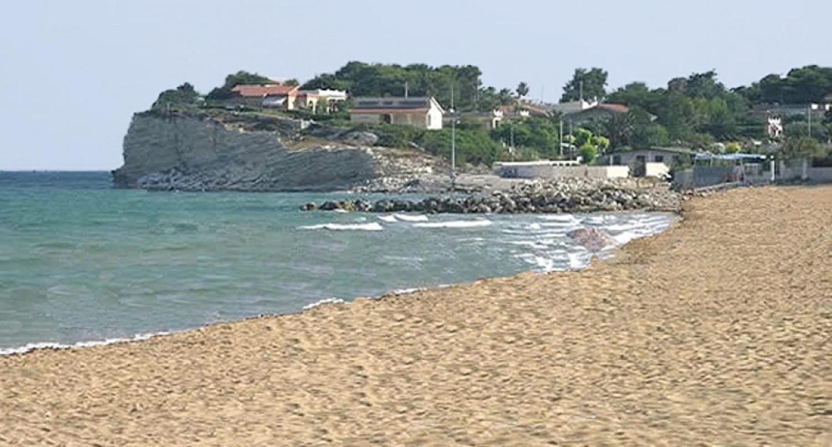 Casa Vacanze Robinson Villa Avola Exterior foto